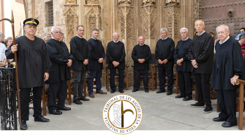 Integrantes de El tribunal de las Aguas de la Vega de Valencia